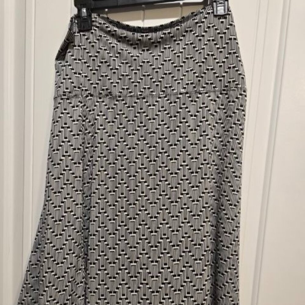 Max Studio Size Large Skirt Knee Length